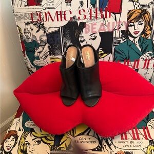 Mossimo Supply Co. Black Open-Toe Mules